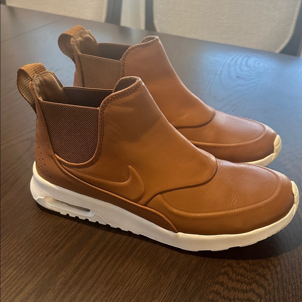 Nike Air Max Thea Mid, women’s size 8, Ale Brown.